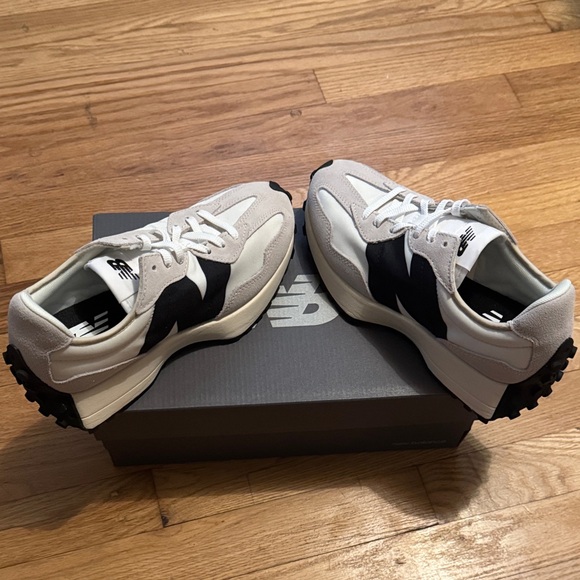 New Balance White Black Cream Low-Top Sneakers - Picture 8 of 8